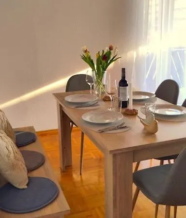 Apartmán Bright, Modern And Spacious - 